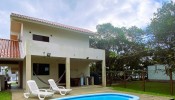 Casa com piscina na Praia de Mariscal - Bombinhas