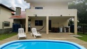 Casa com piscina na Praia de Mariscal - Bombinhas