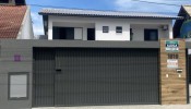 Sobrado geminado, 4 quartos na beira-mar da Praia 