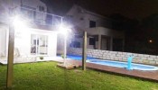 Casa com piscina na praia do Mariscal, 3 suítes