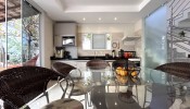 Casa com 3 sutes entre Mariscal e Canto Grande