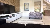 Casa com 3 sutes entre Mariscal e Canto Grande