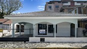 CASA COM 3 QUARTOS - 200 M DA PRAIA DE CANTO GRAND