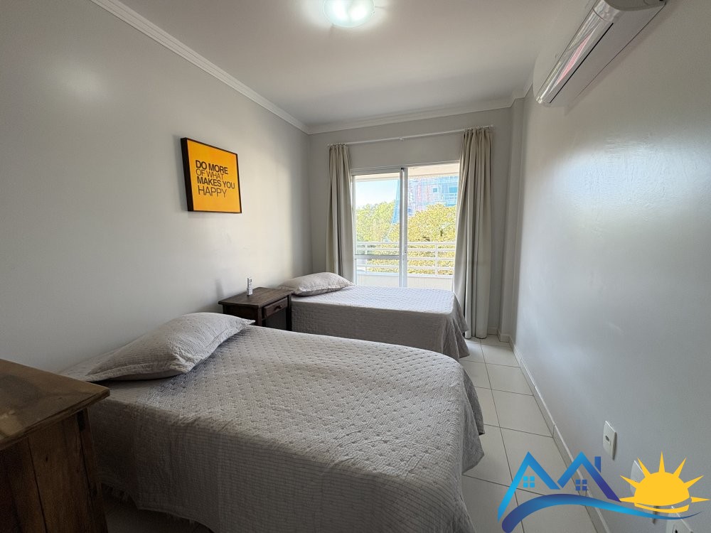 Apartamento com 2 quartos e ar na praia de Marisca