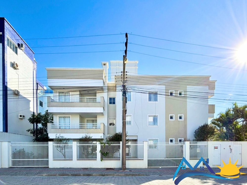 Apartamento com vista parcial do mar na praia do M