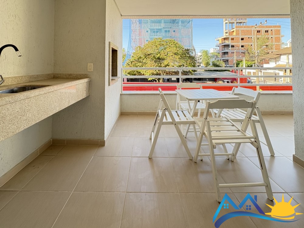 Apartamento com vista parcial do mar na praia do M