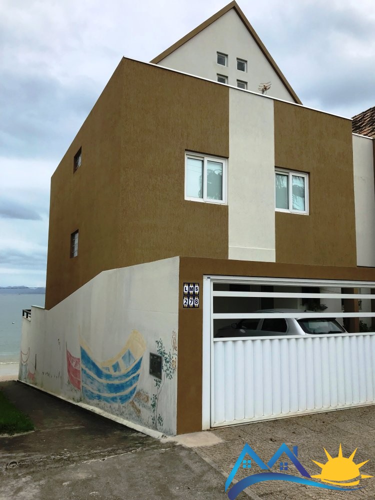 Casa  beira-mar com piscina na praia do Canto Gra