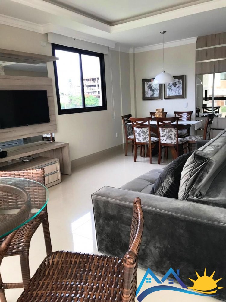 Amplo apartamento alto padro na Praia de Mariscal