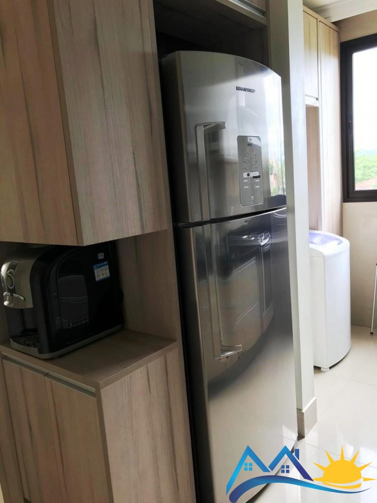 Amplo apartamento alto padro na Praia de Mariscal