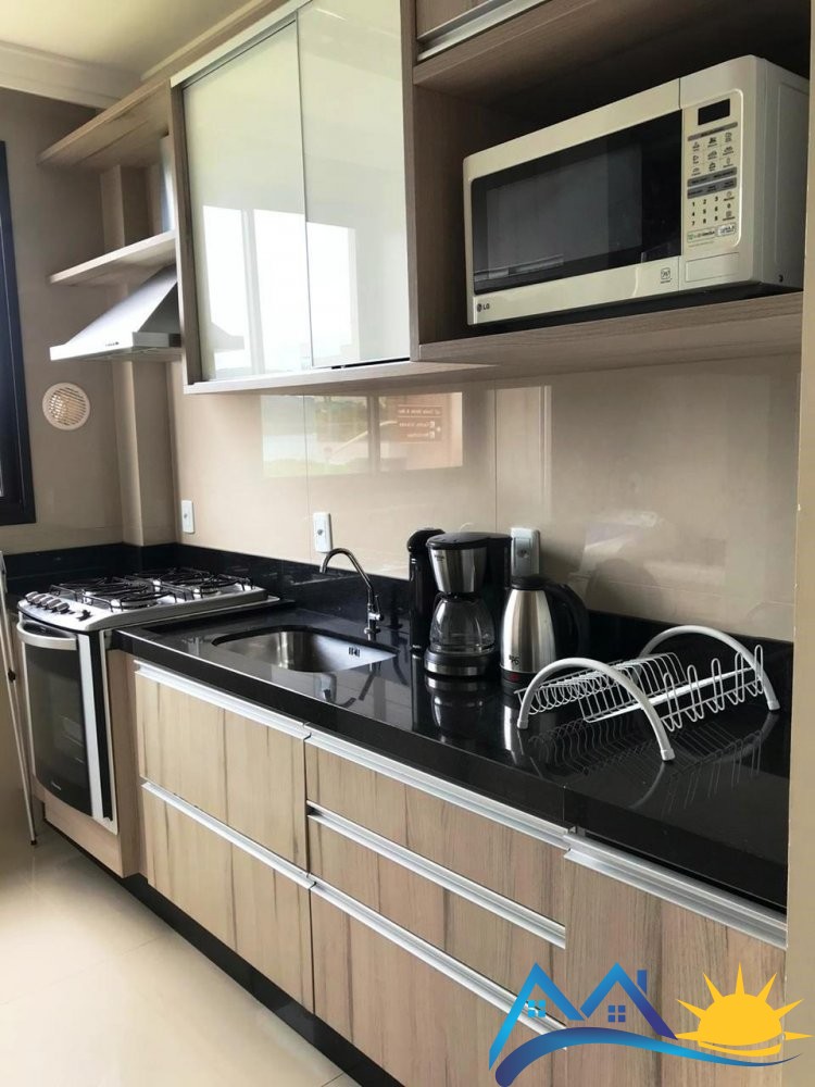 Amplo apartamento alto padro na Praia de Mariscal