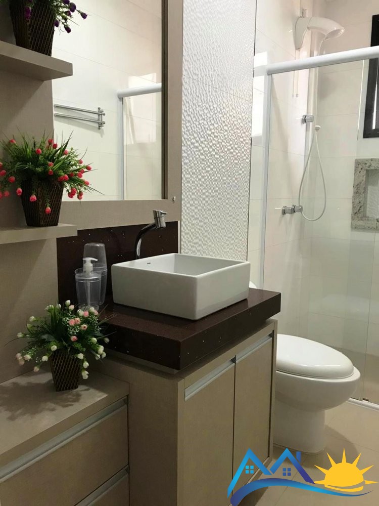 Amplo apartamento alto padro na Praia de Mariscal