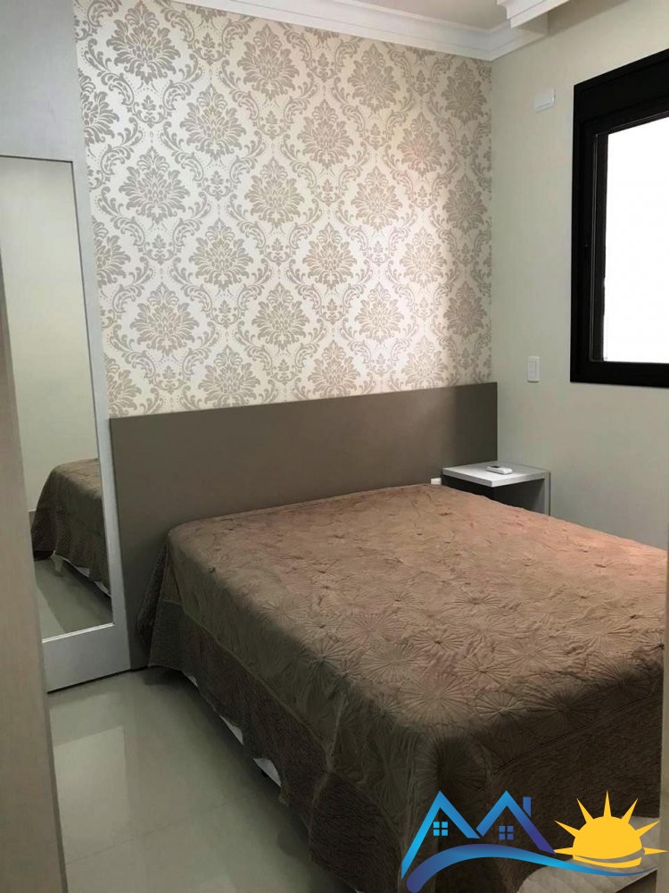 Amplo apartamento alto padro na Praia de Mariscal