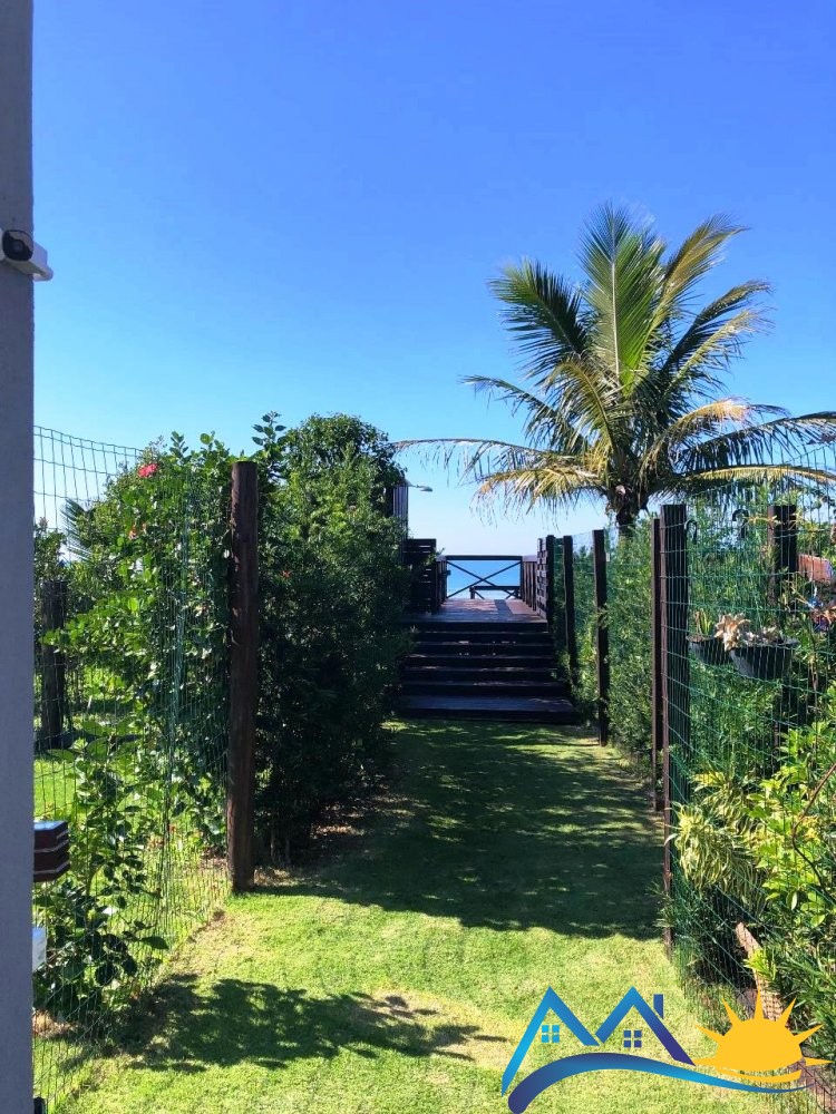 Apto trreo na quadra do mar em Mariscal - SC