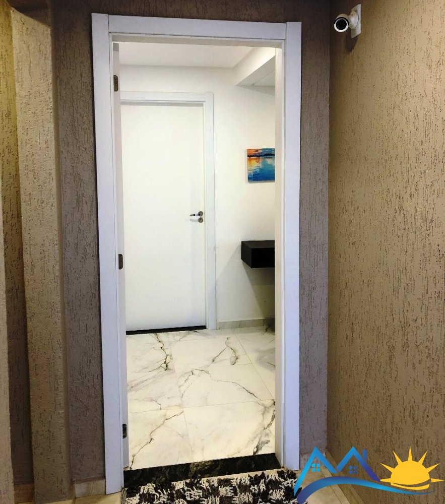 Apto trreo na quadra do mar em Mariscal - SC