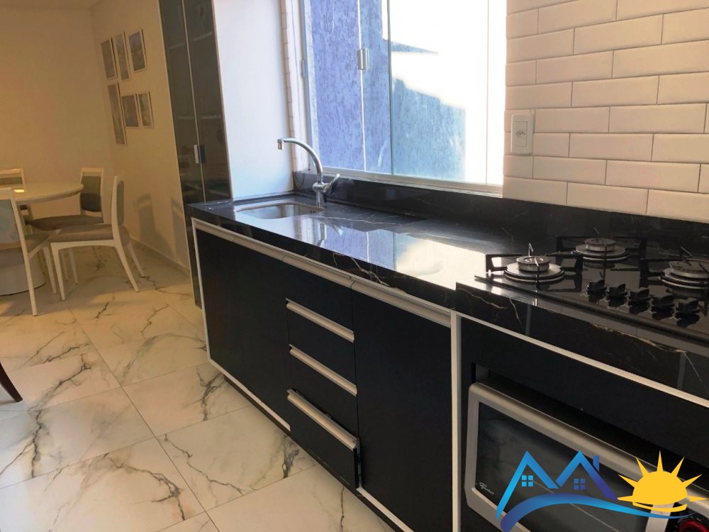 Apto trreo na quadra do mar em Mariscal - SC