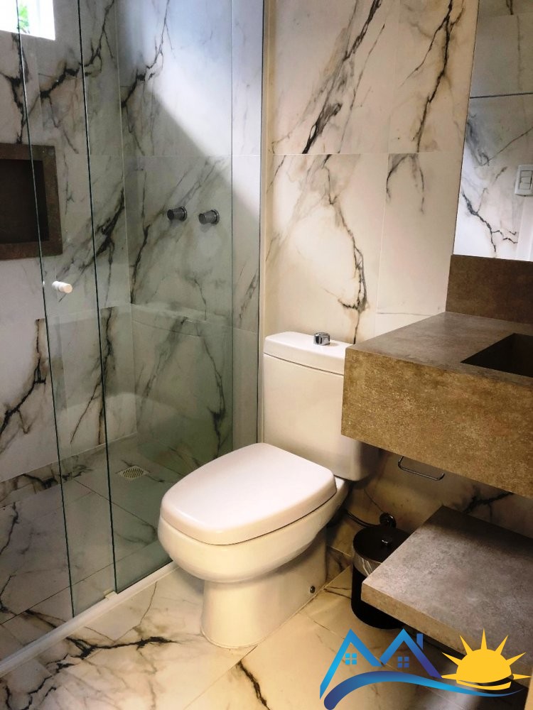 Apto trreo na quadra do mar em Mariscal - SC