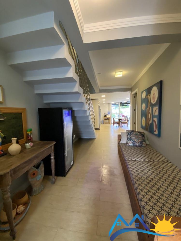 Sobrado beira-mar na Praia do Mariscal, 4 sutes