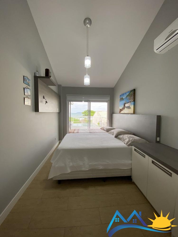 Sobrado beira-mar na Praia do Mariscal, 4 sutes