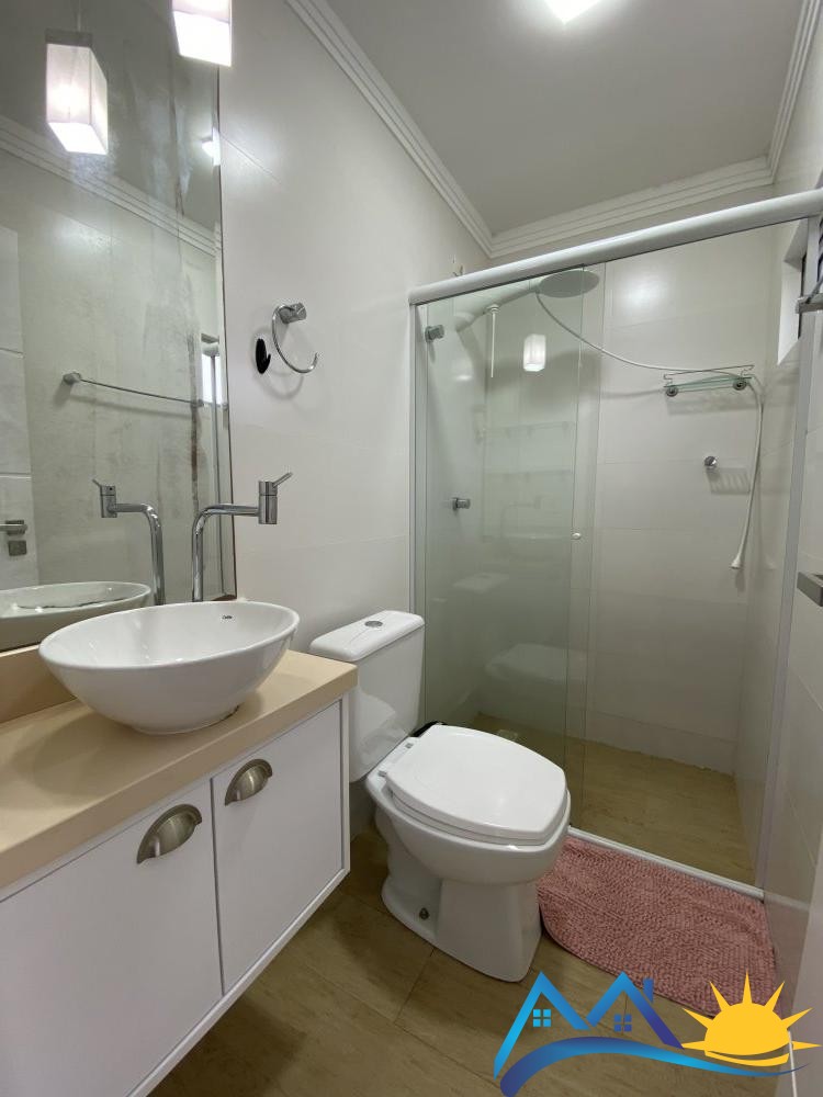 Sobrado beira-mar na Praia do Mariscal, 4 sutes