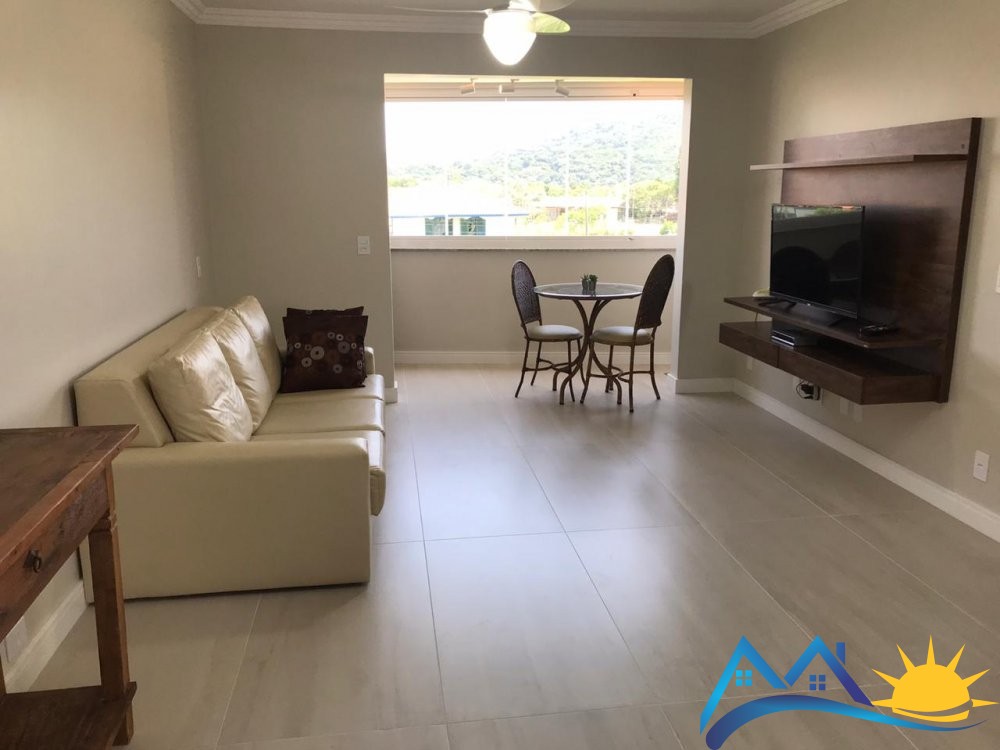 Apto com 3 quartos, 100 m da Praia de Mariscal