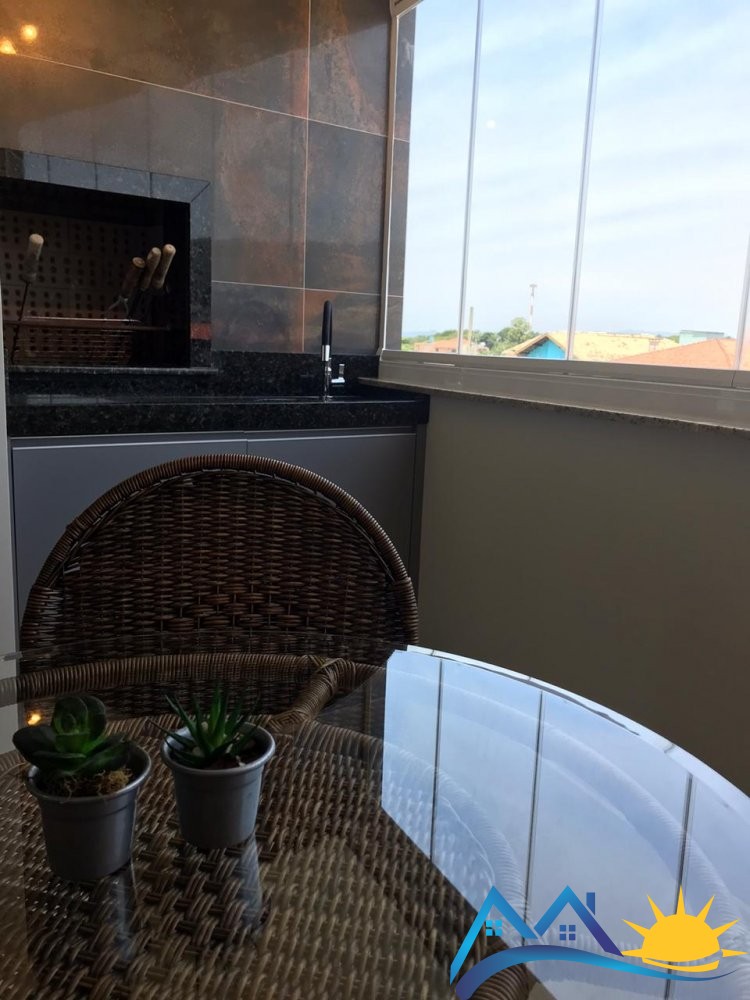 Apto com 3 quartos, 100 m da Praia de Mariscal