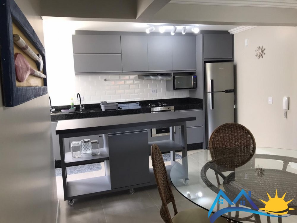 Apto com 3 quartos, 100 m da Praia de Mariscal