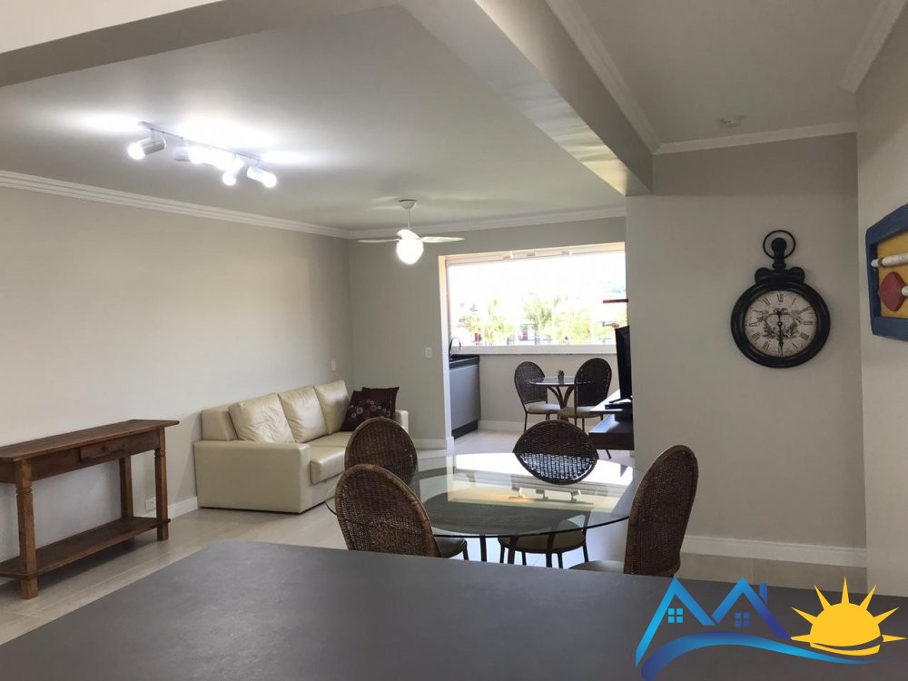 Apto com 3 quartos, 100 m da Praia de Mariscal