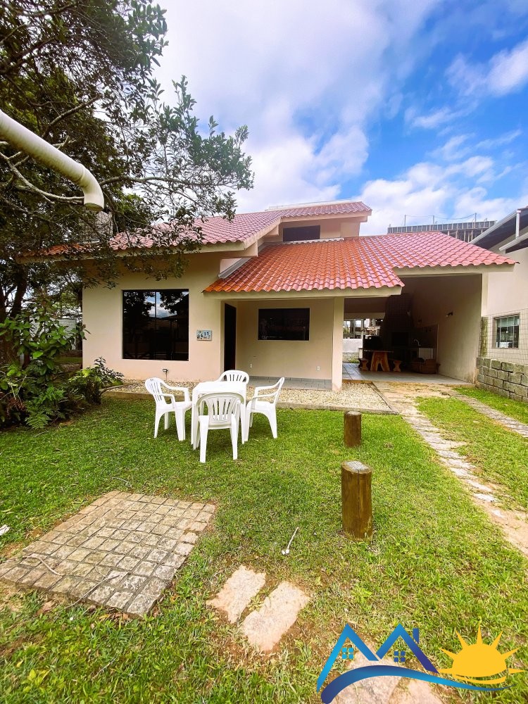 Casa com piscina na Praia de Mariscal - Bombinhas