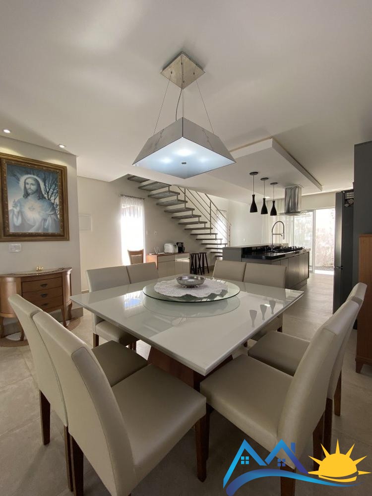 Linda casa com vista para o Morro do Macaco 