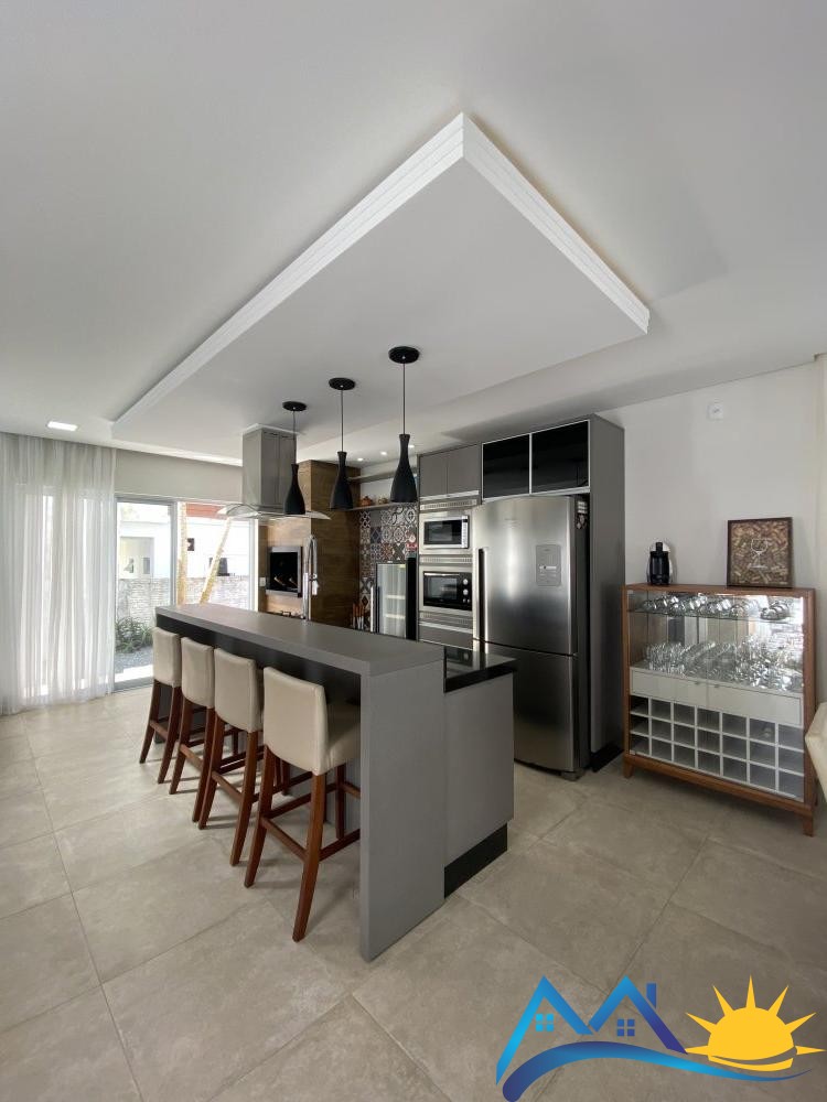 Linda casa com vista para o Morro do Macaco 