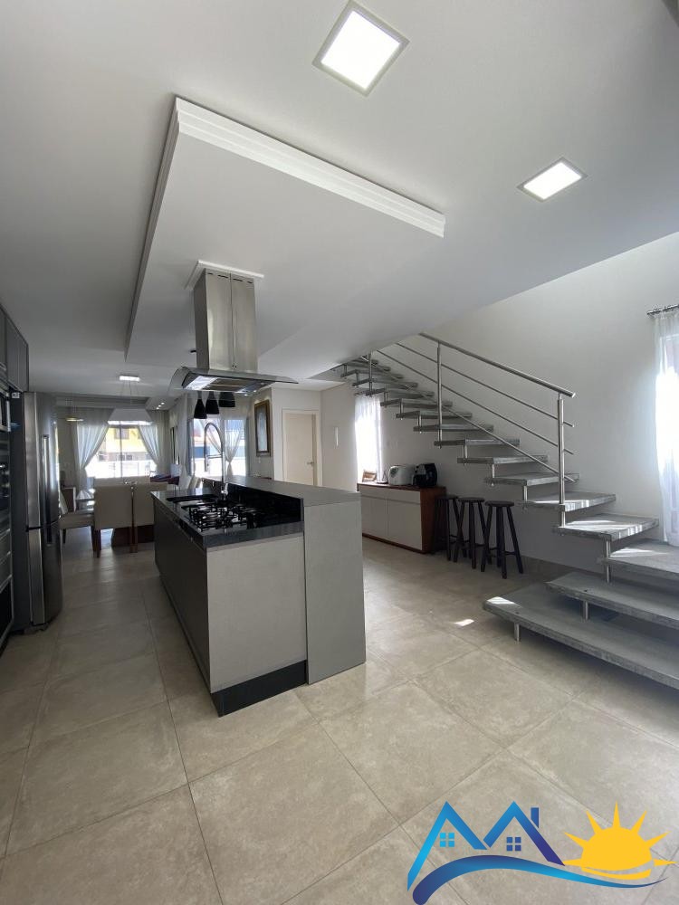 Linda casa com vista para o Morro do Macaco 