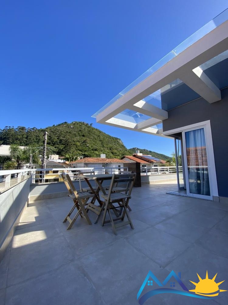 Linda casa com vista para o Morro do Macaco 