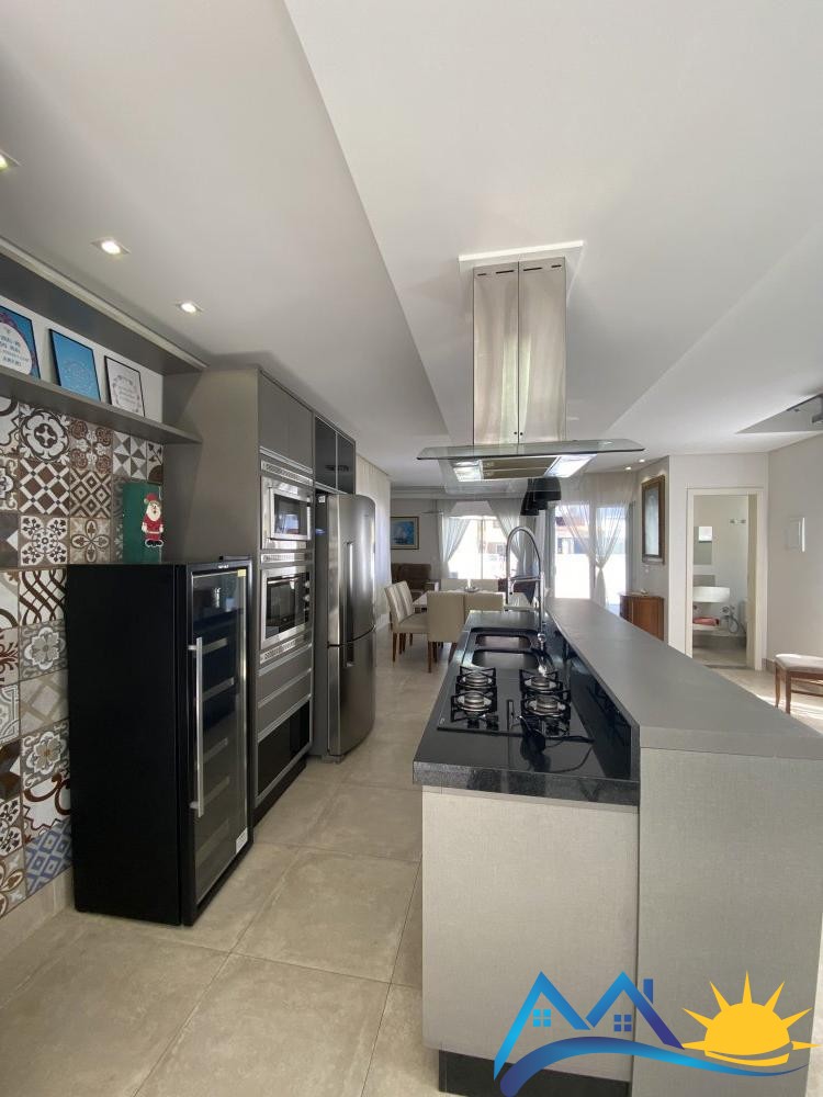 Linda casa com vista para o Morro do Macaco 