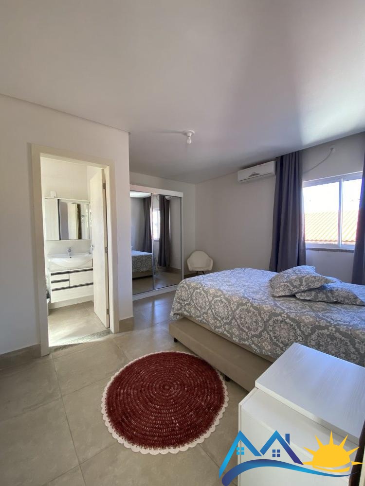 Linda casa com vista para o Morro do Macaco 