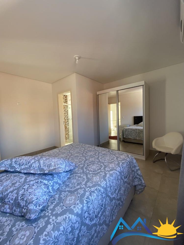 Linda casa com vista para o Morro do Macaco 