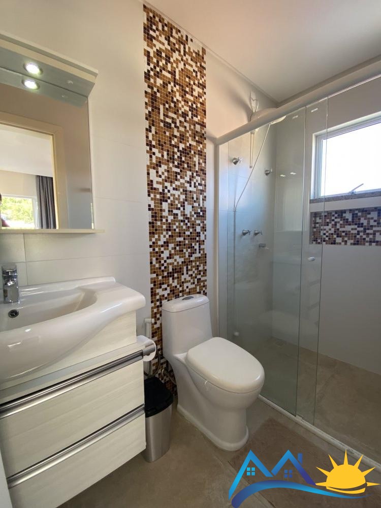 Linda casa com vista para o Morro do Macaco 