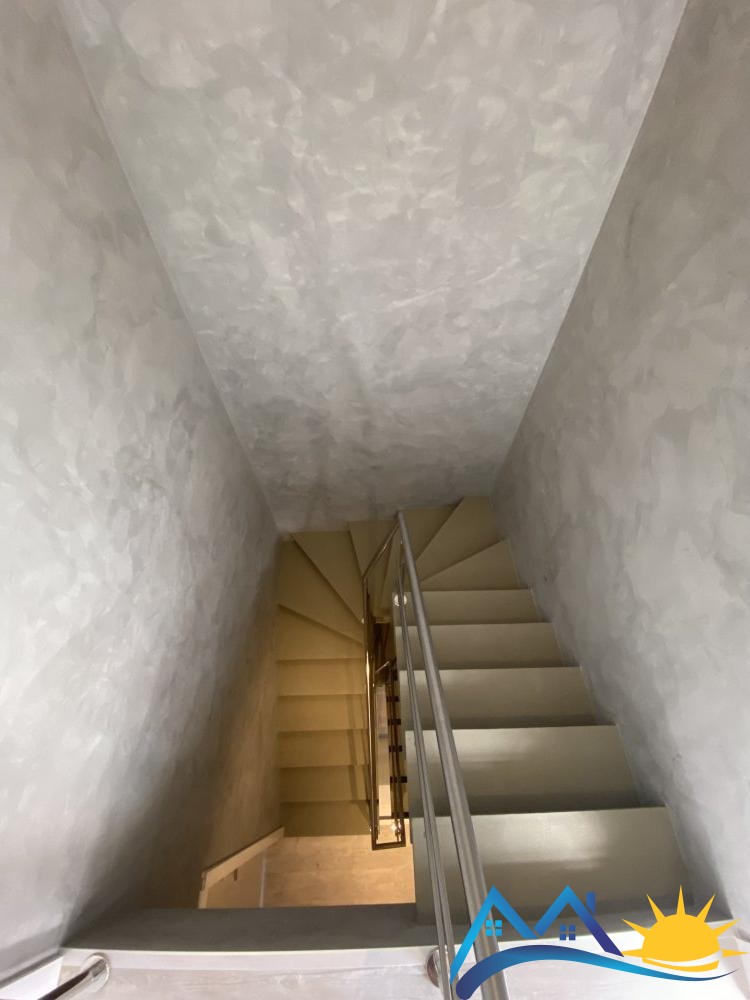 Triplex novo de alto padro em Canto Grande - Bomb