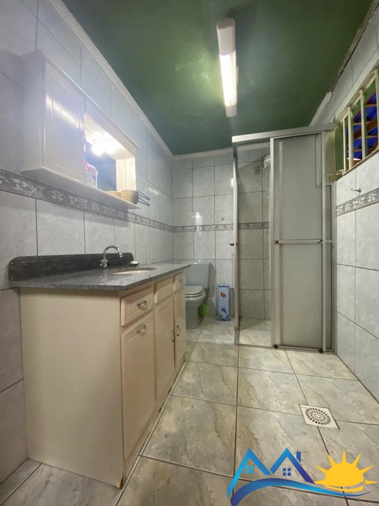 Chal com amplo jardim em mariscal 