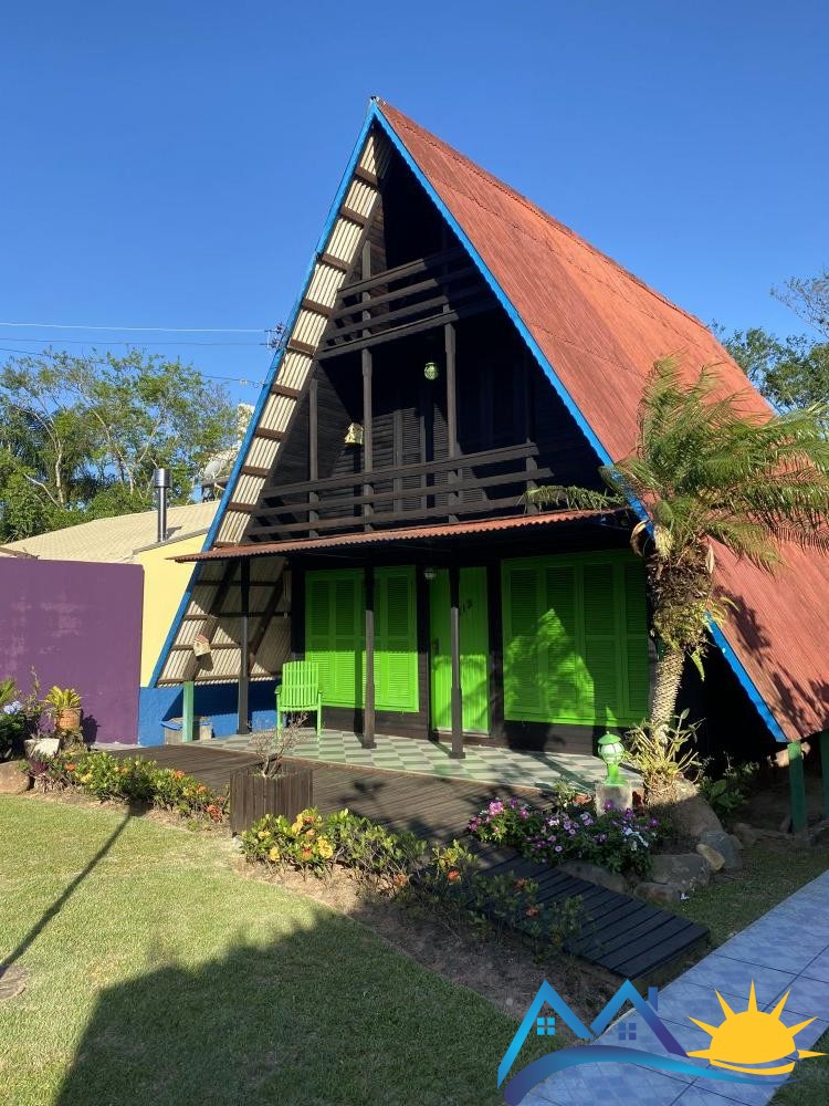 Chal com amplo jardim em mariscal 