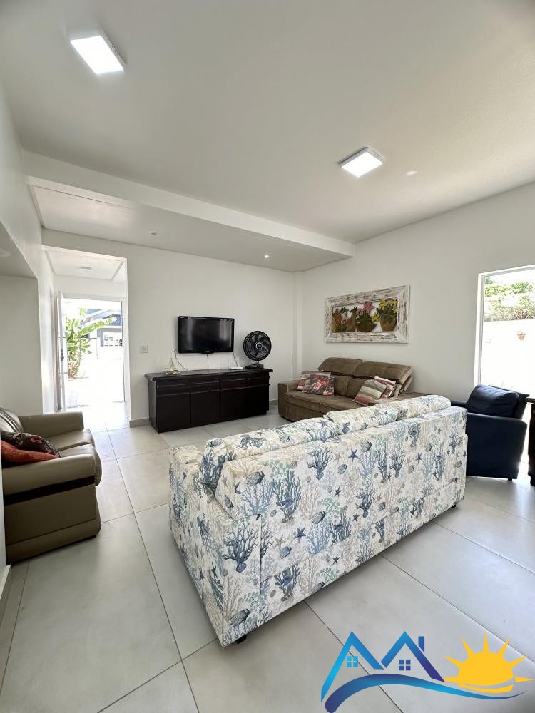 Linda casa com 4 quartos em Mariscal - Bombinhas