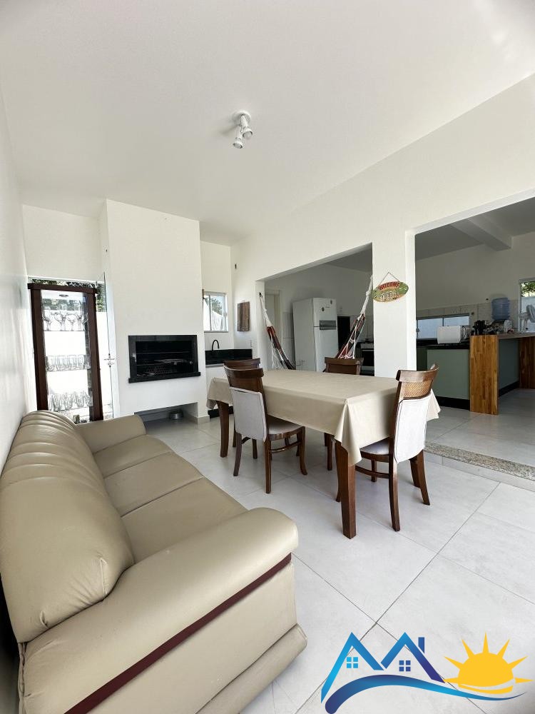 Linda casa com 4 quartos em Mariscal - Bombinhas