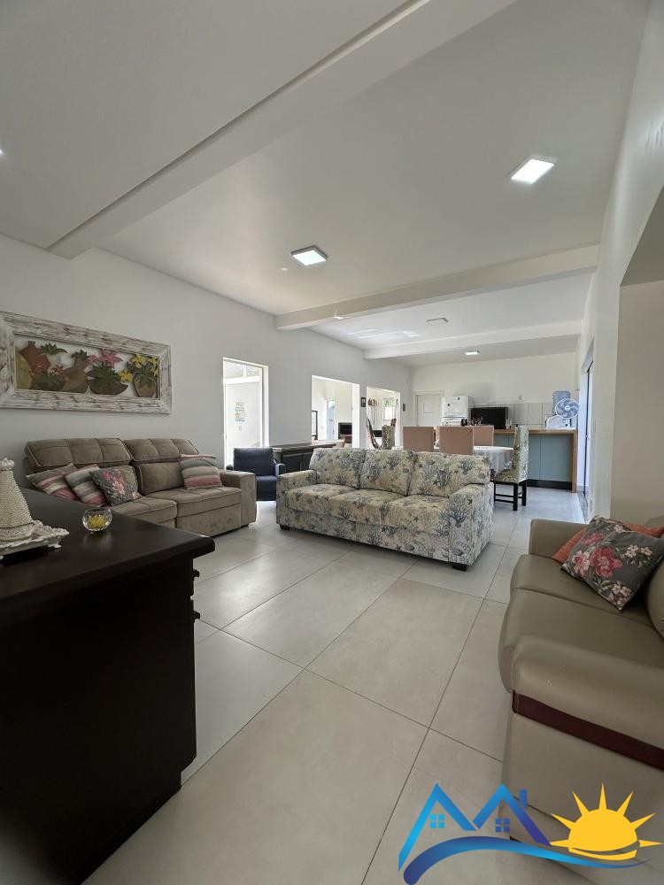 Linda casa com 4 quartos em Mariscal - Bombinhas