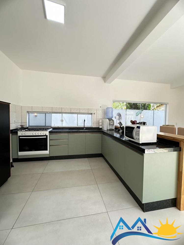 Linda casa com 4 quartos em Mariscal - Bombinhas