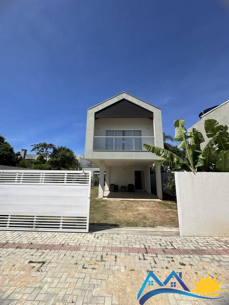 Linda casa com 4 quartos em Mariscal - Bombinhas