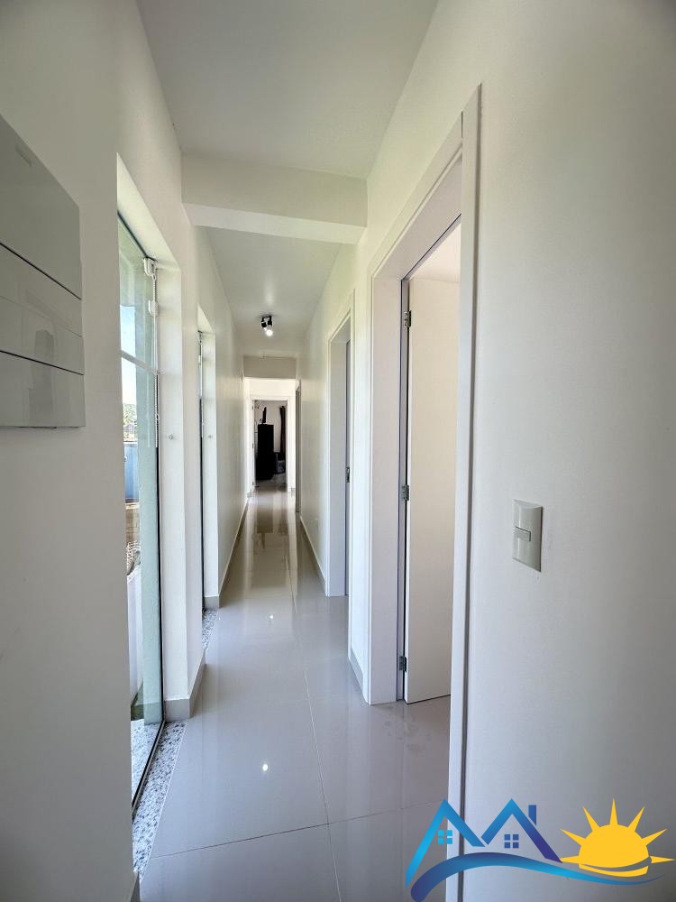 Linda casa com 4 quartos em Mariscal - Bombinhas