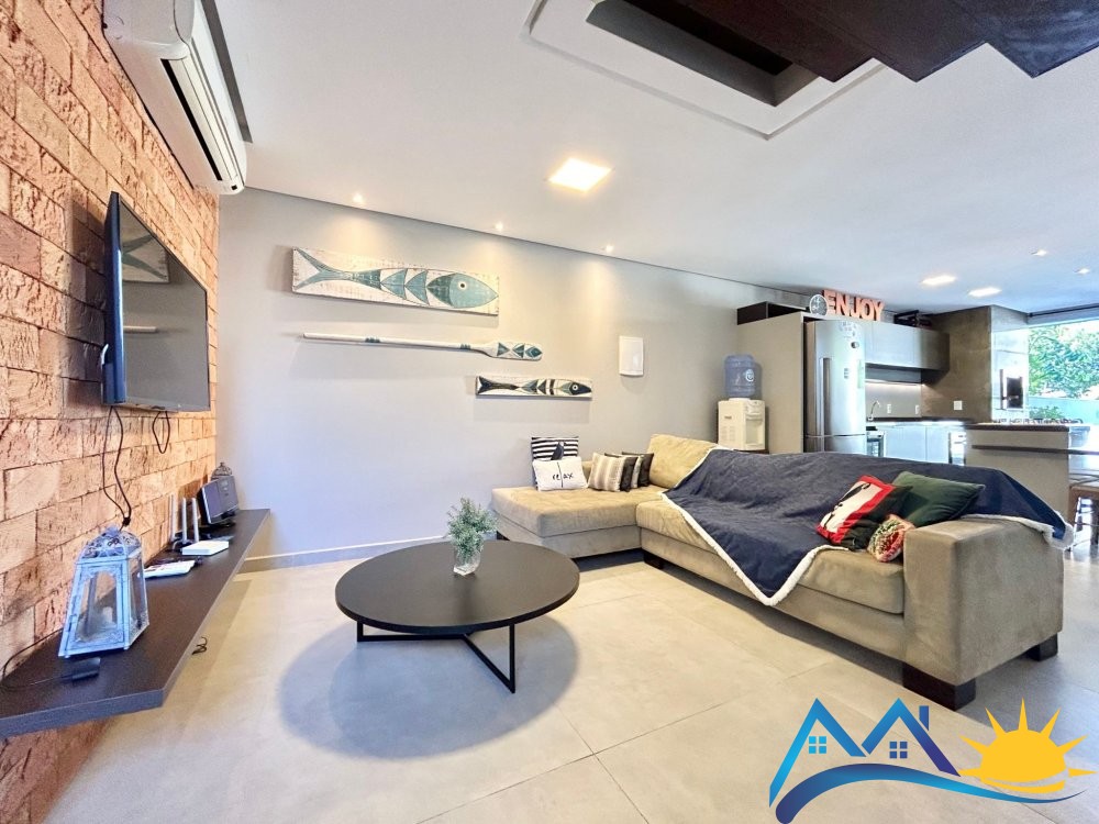 SOBRADO COM PISCINA  VENDA - CANTO GRANDE