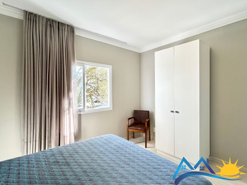 SOBRADO COM PISCINA  VENDA - CANTO GRANDE