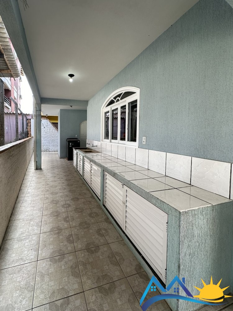 CASA COM 3 QUARTOS - 200 M DA PRAIA DE CANTO GRAND