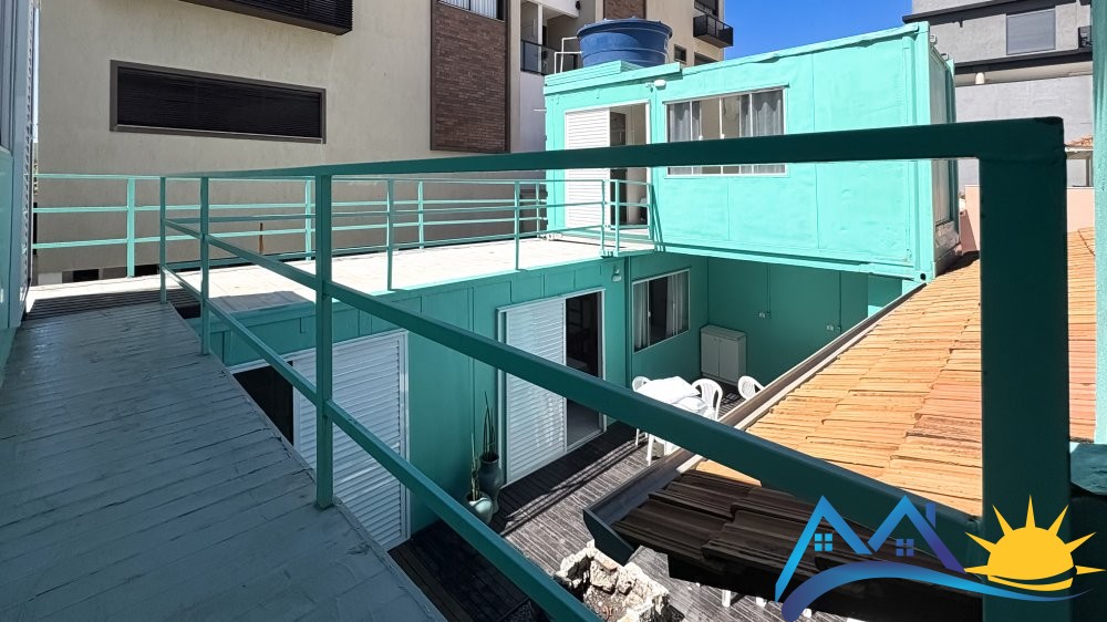 CASA CONTAINNER COM PISCINA PARA FAMLIA GRANDE 